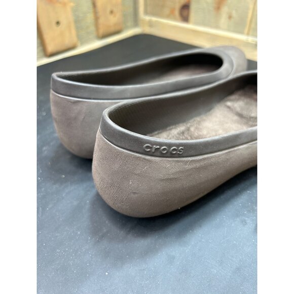 Crocs Womens Brown Flats With Fuzzy Lining Size W9 Comfortable Slip-On Shoes - Picture 4 of 7